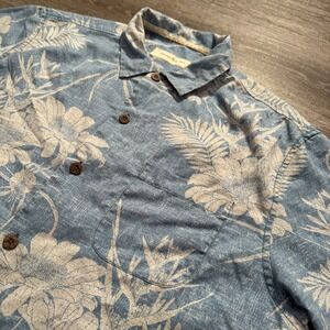 Tommy Bahama Shirt Mens Large Blue Floral Short Sleeve Hawaiian Silk Blend Adult
